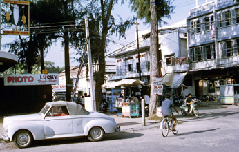 Vũng Tàu's main thoroughfare with a Citroën Ami 6
