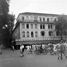 Rue Catinat Saigon octobre 1945
