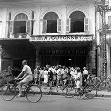Rue Catinat Saigon octobre 1945