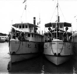 Les bateaux Saphir et Emeraude dans le port de Haiphong
