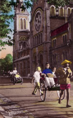 Place Pigneau de Behaine et la Cathedrale de Saigon