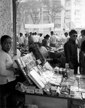 Vendeuse Cigarettes Saigon